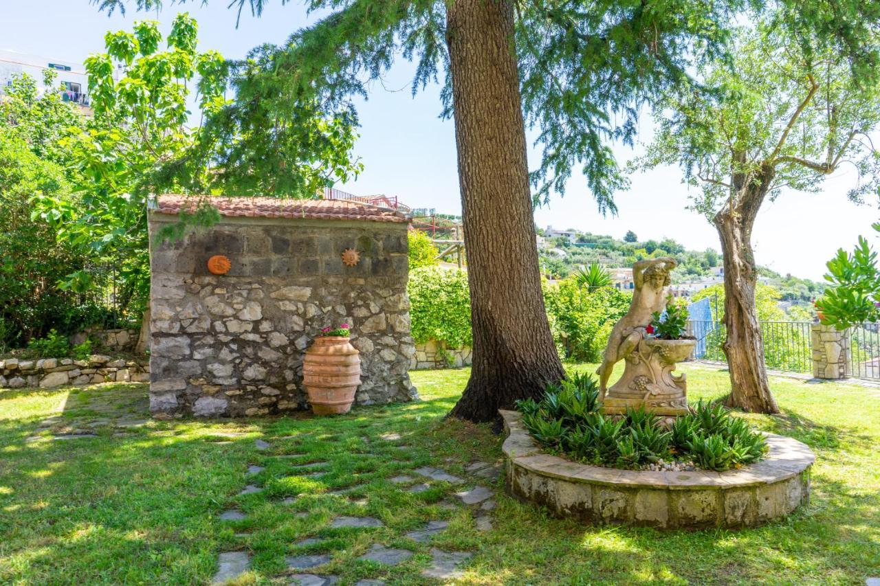 マッサ・ルブレンセ Casa Ermelindaヴィラ エクステリア 写真