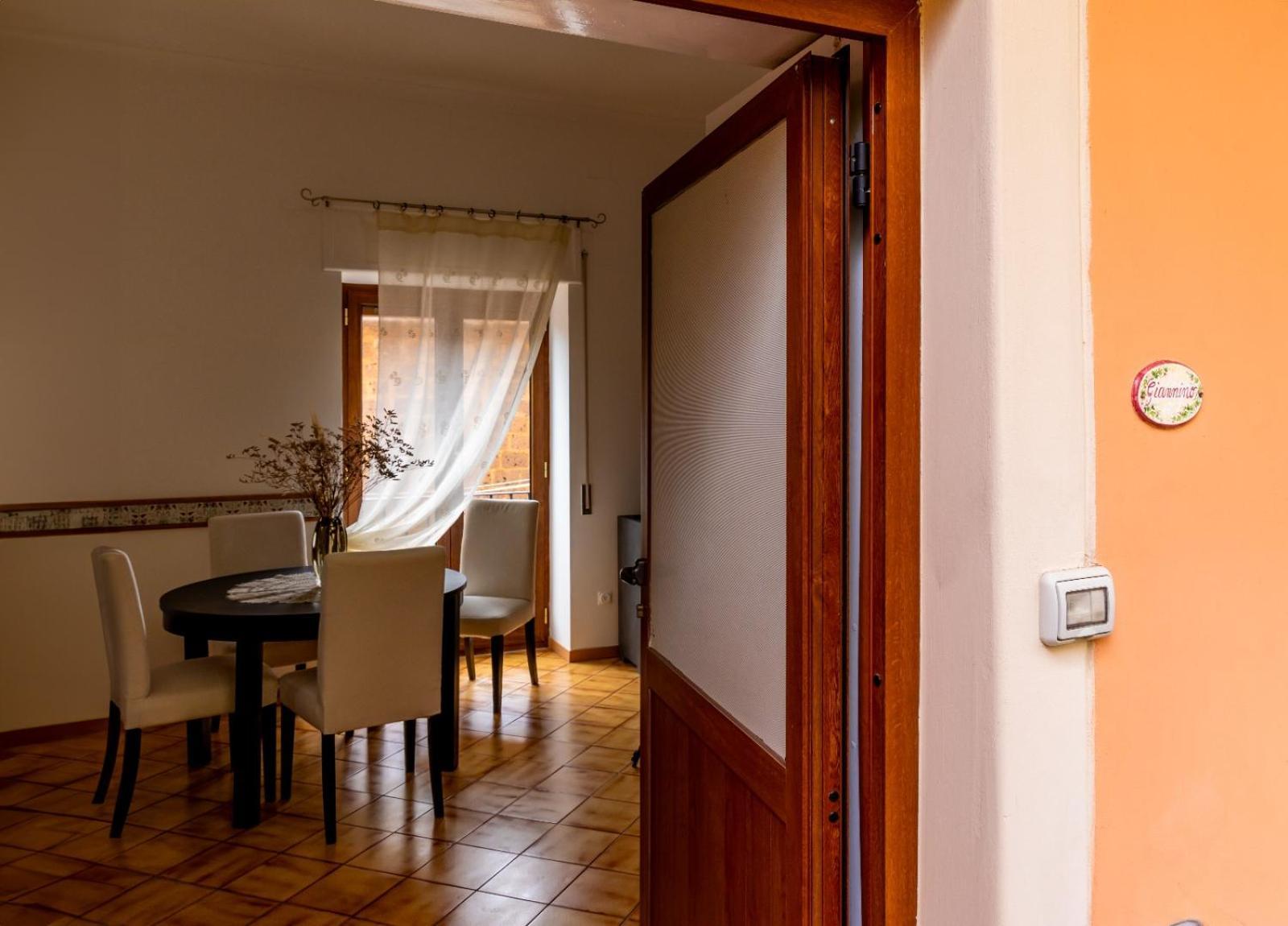 マッサ・ルブレンセ Casa Ermelindaヴィラ エクステリア 写真
